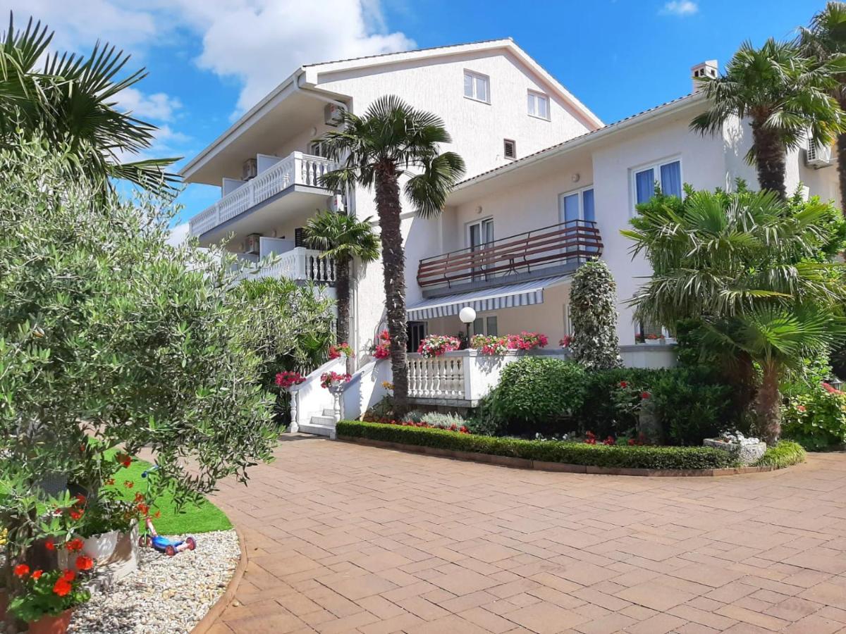 Pansion Katarina Bed & Breakfast Malinska Exterior photo