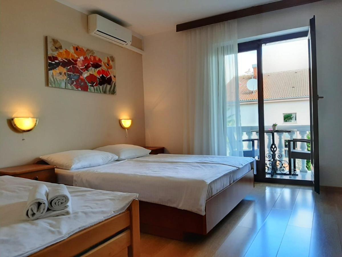 Pansion Katarina Bed & Breakfast Malinska Exterior photo