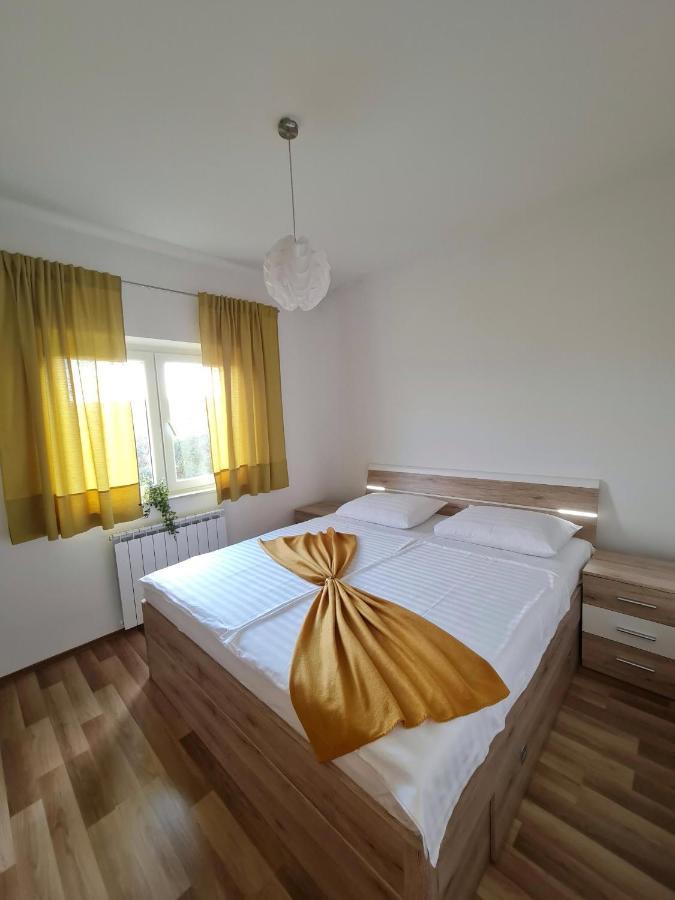 Pansion Katarina Bed & Breakfast Malinska Exterior photo