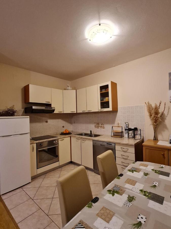 Pansion Katarina Bed & Breakfast Malinska Exterior photo