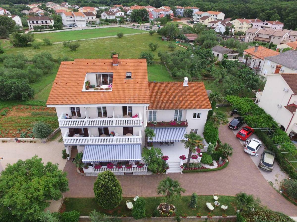 Pansion Katarina Bed & Breakfast Malinska Exterior photo